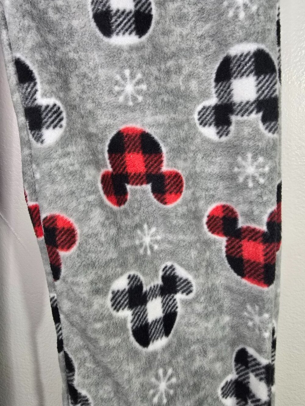 NWOT Disney Mickey Mouse Holiday fleece pajama pants - Size XL - Picture 3 of 6